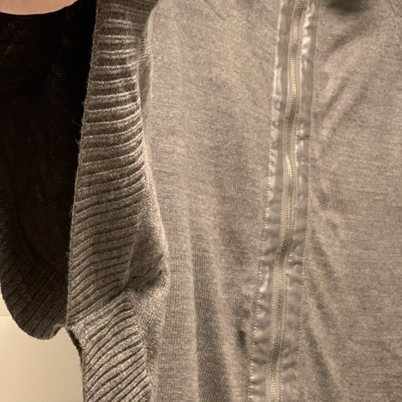 Poncho Style - Picture 2 of 2